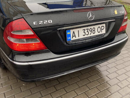 Черный Мерседес Е-Класс, объемом двигателя 2.15 л и пробегом 458 тыс. км за 7500 $, фото 1 на Automoto.ua