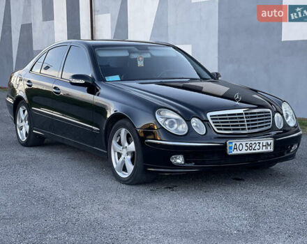 Мерседес Е-Клас 2004 у Вінниці на Automoto.ua Чорний Мерседес Е-Клас, об'ємом двигуна 3.2 л та пробігом 335 тис. км за 8500 $, фото 1 на Automoto.ua