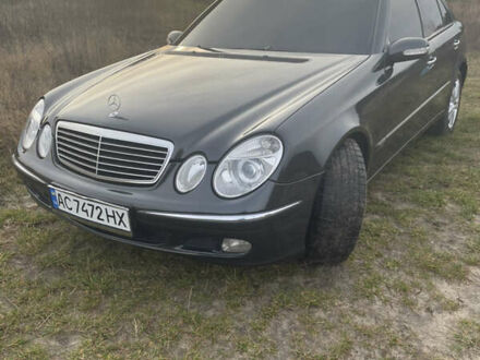 Черный Мерседес Е-Класс, объемом двигателя 2.15 л и пробегом 400 тыс. км за 6990 $, фото 1 на Automoto.ua