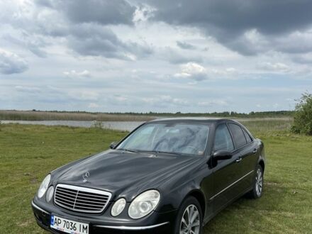 Мерседес Е-Класс 2004 в Луцке на Automoto.ua Черный Мерседес Е-Класс, объемом двигателя 3.2 л и пробегом 334 тыс. км за 6400 $, фото 1 на Automoto.ua