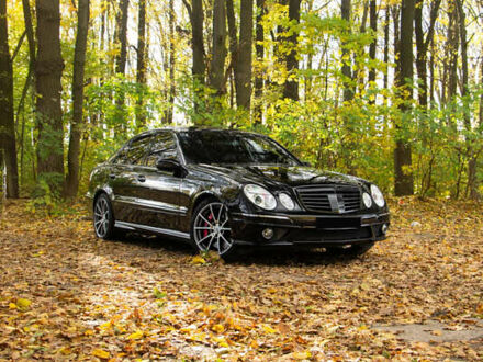 Чорний Мерседес Е-Клас, об'ємом двигуна 5 л та пробігом 202 тис. км за 15000 $, фото 1 на Automoto.ua