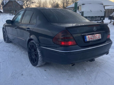 Черный Мерседес Е-Класс, объемом двигателя 2.7 л и пробегом 333 тыс. км за 4489 $, фото 1 на Automoto.ua