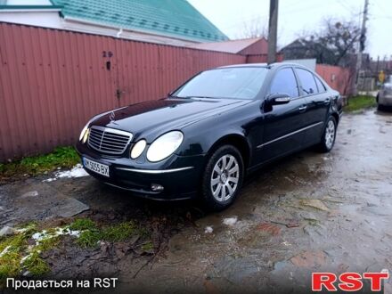 Черный Мерседес Е-Класс, объемом двигателя 3.2 л и пробегом 333 тыс. км за 6500 $, фото 1 на Automoto.ua