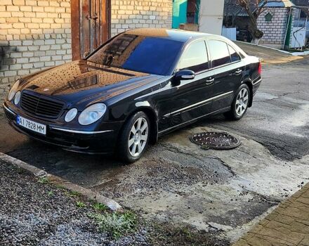 Черный Мерседес Е-Класс, объемом двигателя 3.2 л и пробегом 35500 тыс. км за 6000 $, фото 1 на Automoto.ua