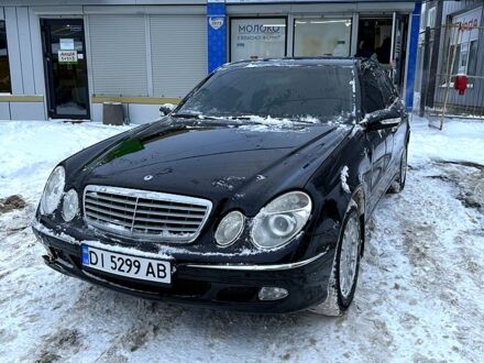 Черный Мерседес Е-Класс, объемом двигателя 3.2 л и пробегом 435 тыс. км за 4750 $, фото 1 на Automoto.ua