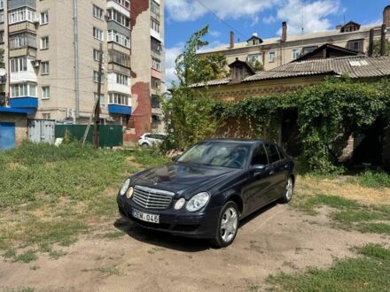 Мерседес Е-Класс 2004 в Славянске на Automoto.ua Черный Мерседес Е-Класс, объемом двигателя 0 л и пробегом 200 тыс. км за 3600 $, фото 1 на Automoto.ua