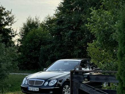 Черный Мерседес Е-Класс, объемом двигателя 1.8 л и пробегом 360 тыс. км за 6500 $, фото 1 на Automoto.ua