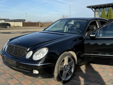 Черный Мерседес Е-Класс, объемом двигателя 3.2 л и пробегом 340 тыс. км за 4100 $, фото 1 на Automoto.ua