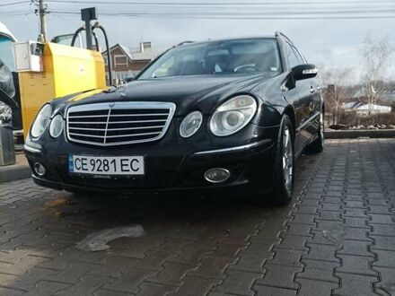 Мерседес Е-Класс 2005 в Черновцах на Automoto.ua Черный Мерседес Е-Класс, объемом двигателя 3.2 л и пробегом 236 тыс. км за 8500 $, фото 1 на Automoto.ua