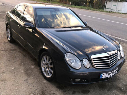 Мерседес Е-Класс 2005 в Косове на Automoto.ua Черный Мерседес Е-Класс, объемом двигателя 2.15 л и пробегом 325 тыс. км за 5500 $, фото 1 на Automoto.ua