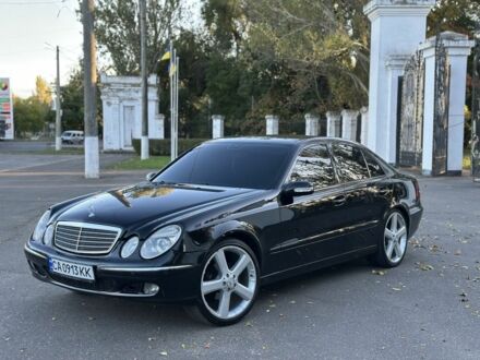 Мерседес Е-Класс 2005 в Николаеве на Automoto.ua Черный Мерседес Е-Класс, объемом двигателя 1.8 л и пробегом 299 тыс. км за 4999 $, фото 1 на Automoto.ua
