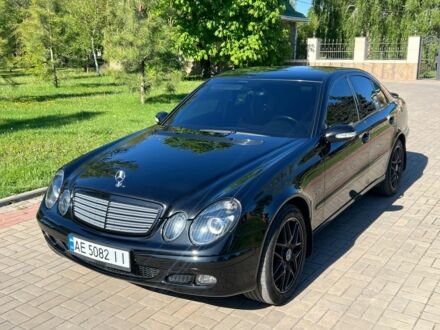 Мерседес Е-Класс 2005 в Никополе на Automoto.ua Черный Мерседес Е-Класс, объемом двигателя 1.8 л и пробегом 229 тыс. км за 6200 $, фото 1 на Automoto.ua
