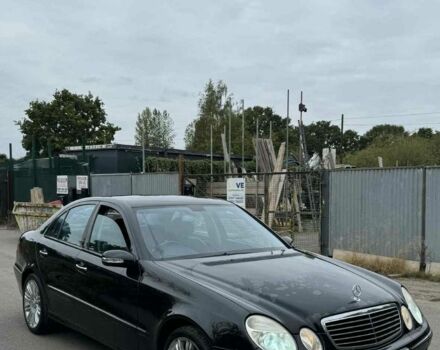 Черный Мерседес Е-Класс, объемом двигателя 3 л и пробегом 350 тыс. км за 3814 $, фото 1 на Automoto.ua