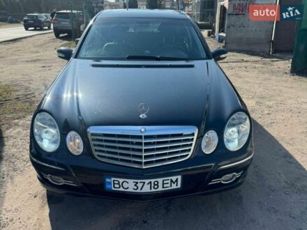 Чорний Мерседес Е-Клас, об'ємом двигуна 2.2 л та пробігом 427 тис. км за 7200 $, фото 1 на Automoto.ua