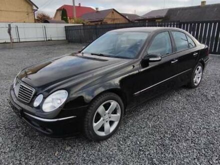 Черный Мерседес Е-Класс, объемом двигателя 3 л и пробегом 400 тыс. км за 4500 $, фото 1 на Automoto.ua
