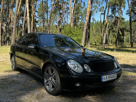 Черный Мерседес Е-Класс, объемом двигателя 1.8 л и пробегом 234 тыс. км за 8000 $, фото 1 на Automoto.ua