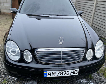 Черный Мерседес Е-Класс, объемом двигателя 2.1 л и пробегом 314 тыс. км за 8500 $, фото 1 на Automoto.ua