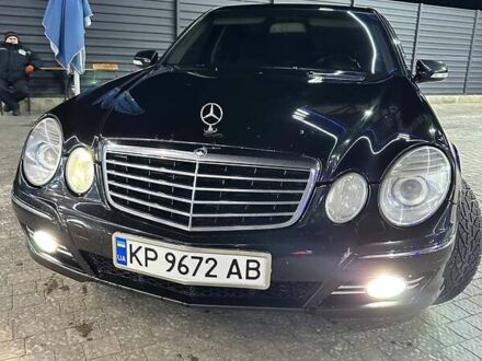 Черный Мерседес Е-Класс, объемом двигателя 2.15 л и пробегом 435 тыс. км за 9200 $, фото 1 на Automoto.ua