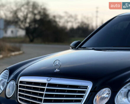Черный Мерседес Е-Класс, объемом двигателя 3.5 л и пробегом 237 тыс. км за 9800 $, фото 1 на Automoto.ua