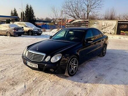 Черный Мерседес Е-Класс, объемом двигателя 2.1 л и пробегом 328 тыс. км за 8000 $, фото 1 на Automoto.ua