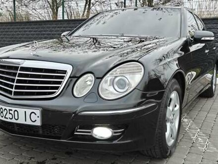 Черный Мерседес Е-Класс, объемом двигателя 2.2 л и пробегом 325 тыс. км за 9900 $, фото 1 на Automoto.ua