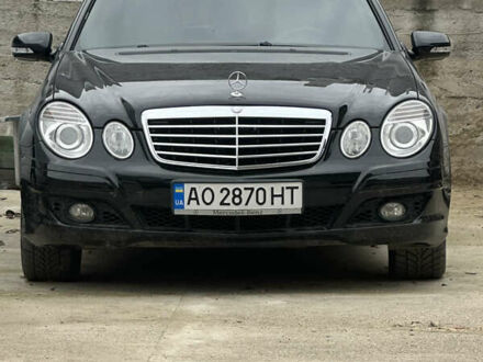 Черный Мерседес Е-Класс, объемом двигателя 2.1 л и пробегом 318 тыс. км за 10121 $, фото 1 на Automoto.ua