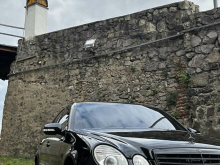 Мерседес Е-Класс 2007 в Хусте на Automoto.ua Черный Мерседес Е-Класс, объемом двигателя 3.2 л и пробегом 331 тыс. км за 9100 $, фото 1 на Automoto.ua