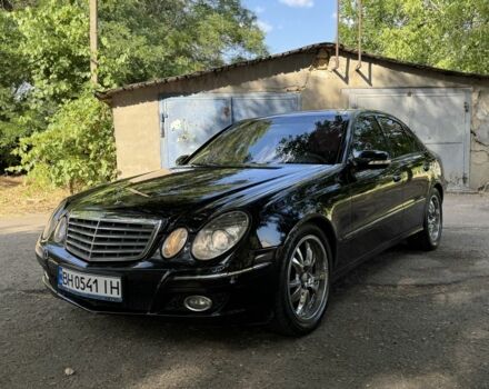 Черный Мерседес Е-Класс, объемом двигателя 2.1 л и пробегом 400 тыс. км за 5700 $, фото 1 на Automoto.ua