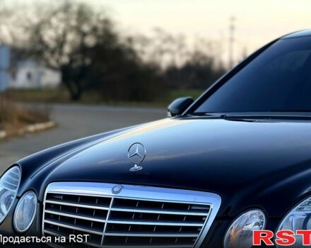 Черный Мерседес Е-Класс, объемом двигателя 3.5 л и пробегом 237 тыс. км за 9800 $, фото 1 на Automoto.ua