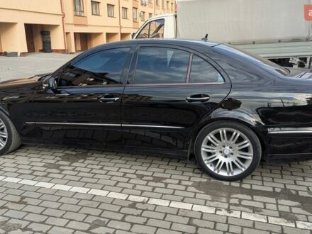 Черный Мерседес Е-Класс, объемом двигателя 2.99 л и пробегом 280 тыс. км за 11500 $, фото 1 на Automoto.ua