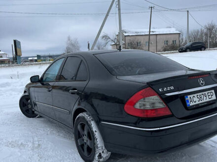 Чорний Мерседес Е-Клас, об'ємом двигуна 2.2 л та пробігом 360 тис. км за 9200 $, фото 1 на Automoto.ua