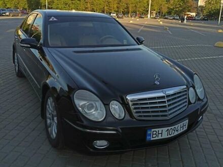 Черный Мерседес Е-Класс, объемом двигателя 3 л и пробегом 420 тыс. км за 10500 $, фото 1 на Automoto.ua