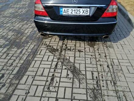 Мерседес Е-Клас 2008 у Дніпро (Дніпропетровську) на Automoto.ua Чорний Мерседес Е-Клас, об'ємом двигуна 2.5 л та пробігом 284 тис. км за 7800 $, фото 1 на Automoto.ua