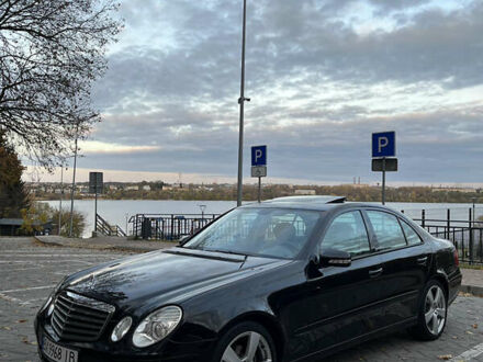 Мерседес Е-Класс 2008 в Тернополе на Automoto.ua Черный Мерседес Е-Класс, объемом двигателя 1.8 л и пробегом 220 тыс. км за 9600 $, фото 1 на Automoto.ua