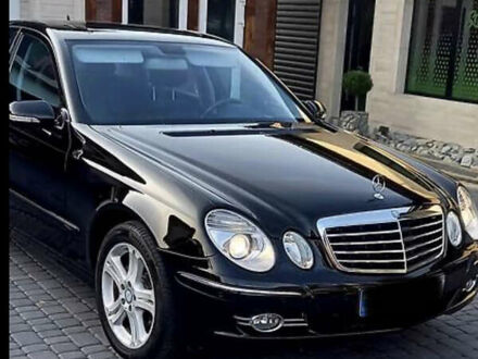 Черный Мерседес Е-Класс, объемом двигателя 3 л и пробегом 195 тыс. км за 13000 $, фото 1 на Automoto.ua