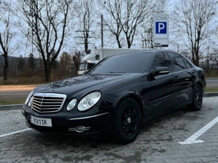 Черный Мерседес Е-Класс, объемом двигателя 2.1 л и пробегом 323 тыс. км за 7800 $, фото 1 на Automoto.ua