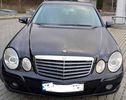 Черный Мерседес Е-Класс, объемом двигателя 2.2 л и пробегом 379 тыс. км за 7800 $, фото 1 на Automoto.ua