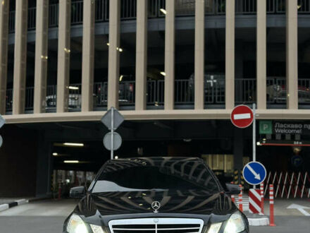 Чорний Мерседес Е-Клас, об'ємом двигуна 2.2 л та пробігом 270 тис. км за 11500 $, фото 1 на Automoto.ua