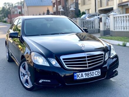 Мерседес Е-Класс 2009 в Черновцах на Automoto.ua Черный Мерседес Е-Класс, объемом двигателя 2.1 л и пробегом 300 тыс. км за 12700 $, фото 1 на Automoto.ua