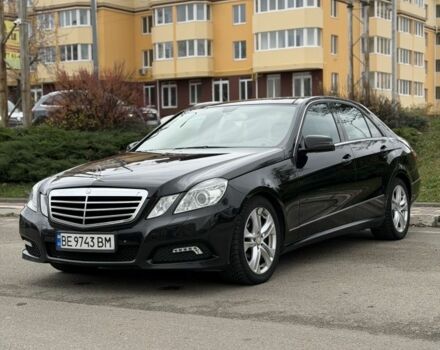 Черный Мерседес Е-Класс, объемом двигателя 2.1 л и пробегом 310 тыс. км за 10499 $, фото 1 на Automoto.ua