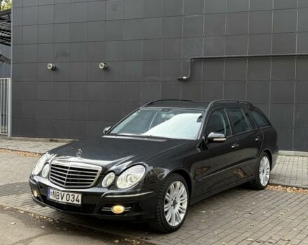 Черный Мерседес Е-Класс, объемом двигателя 3 л и пробегом 300 тыс. км за 4900 $, фото 1 на Automoto.ua
