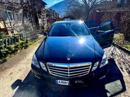 Чорний Мерседес Е-Клас, об'ємом двигуна 2.2 л та пробігом 230 тис. км за 10500 $, фото 1 на Automoto.ua