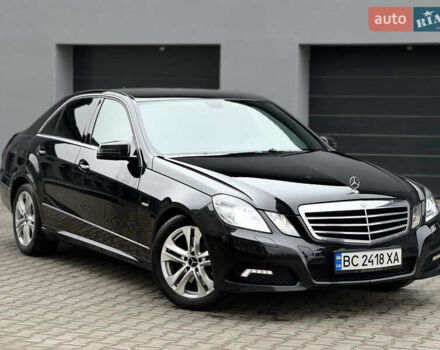 Черный Мерседес Е-Класс, объемом двигателя 2.2 л и пробегом 330 тыс. км за 13500 $, фото 1 на Automoto.ua