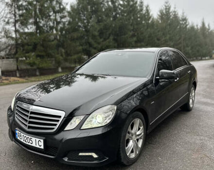 Чорний Мерседес Е-Клас, об'ємом двигуна 2.2 л та пробігом 230 тис. км за 11400 $, фото 1 на Automoto.ua