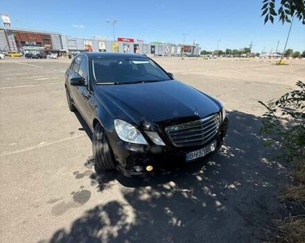 Черный Мерседес Е-Класс, объемом двигателя 2.1 л и пробегом 317 тыс. км за 10500 $, фото 1 на Automoto.ua