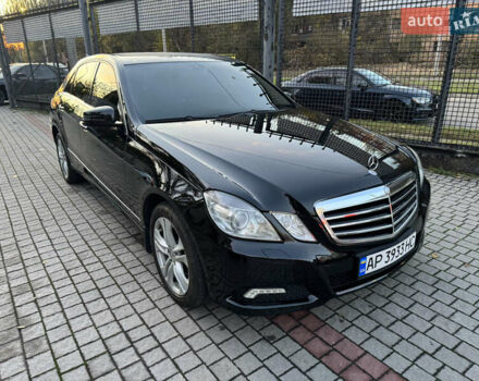 Мерседес Е-Класс 2009 в Запорожье на Automoto.ua Черный Мерседес Е-Класс, объемом двигателя 3 л и пробегом 230 тыс. км за 9500 $, фото 1 на Automoto.ua