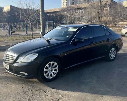 Черный Мерседес Е-Класс, объемом двигателя 2.14 л и пробегом 267 тыс. км за 12500 $, фото 1 на Automoto.ua