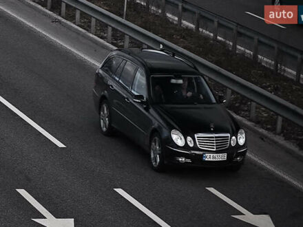 Мерседес Е-Клас 2009 у Києві на Automoto.ua Чорний Мерседес Е-Клас, об'ємом двигуна 2.15 л та пробігом 251 тис. км за 8950 $, фото 1 на Automoto.ua