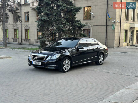 Мерседес Е-Класс 2009 в Запорожье на Automoto.ua Черный Мерседес Е-Класс, объемом двигателя 3 л и пробегом 225 тыс. км за 11000 $, фото 1 на Automoto.ua