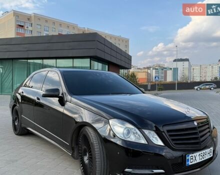 Черный Мерседес Е-Класс, объемом двигателя 2.14 л и пробегом 333 тыс. км за 10500 $, фото 1 на Automoto.ua
